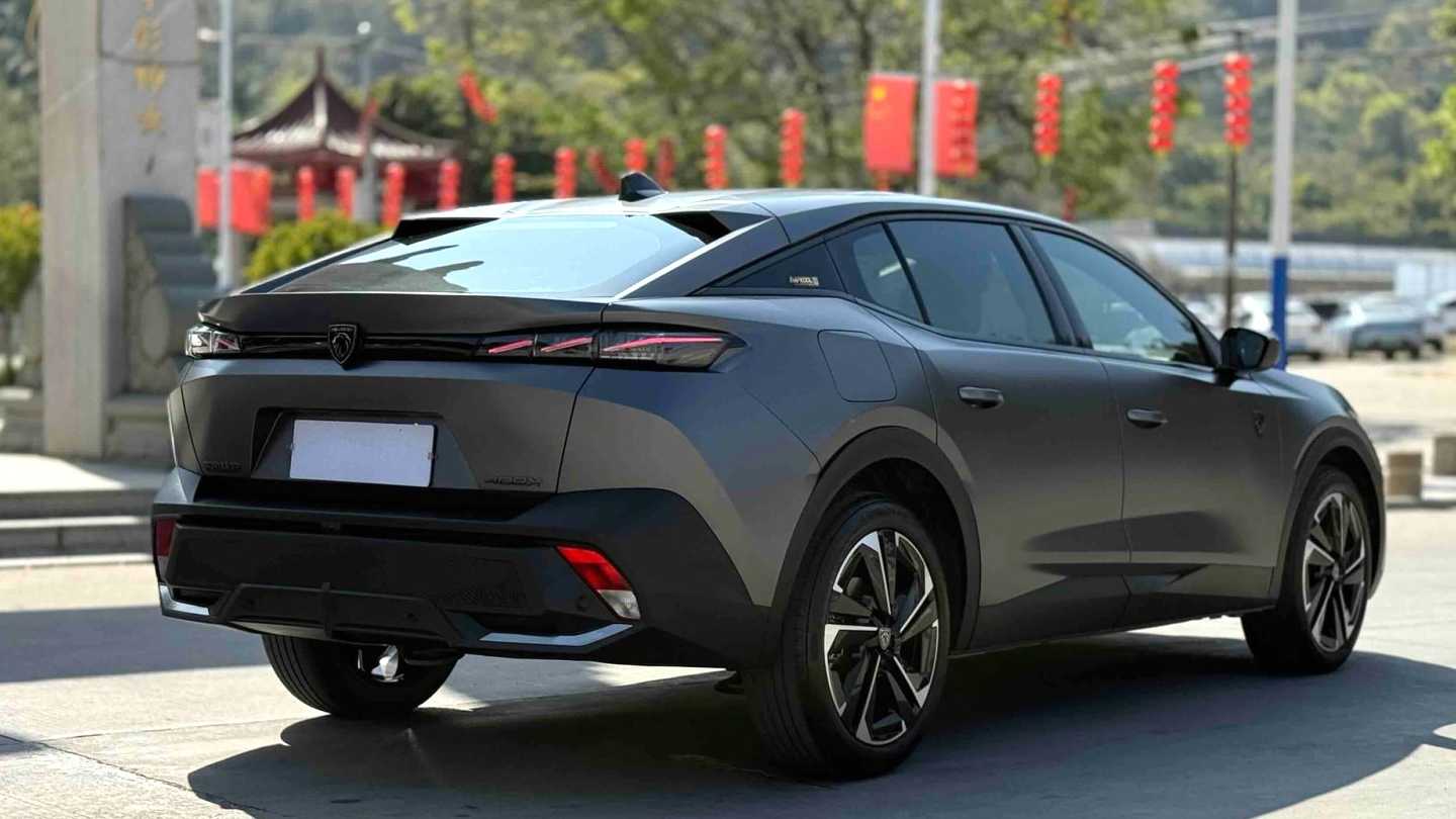 PEUGEOT 408X 2023 Boundless version