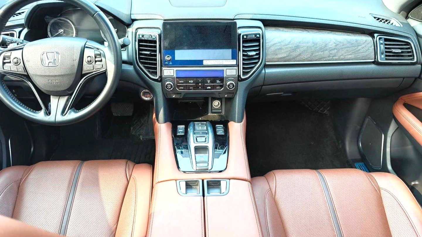HONDA UR-V 2023 370TURBO 4WD Premium Edition