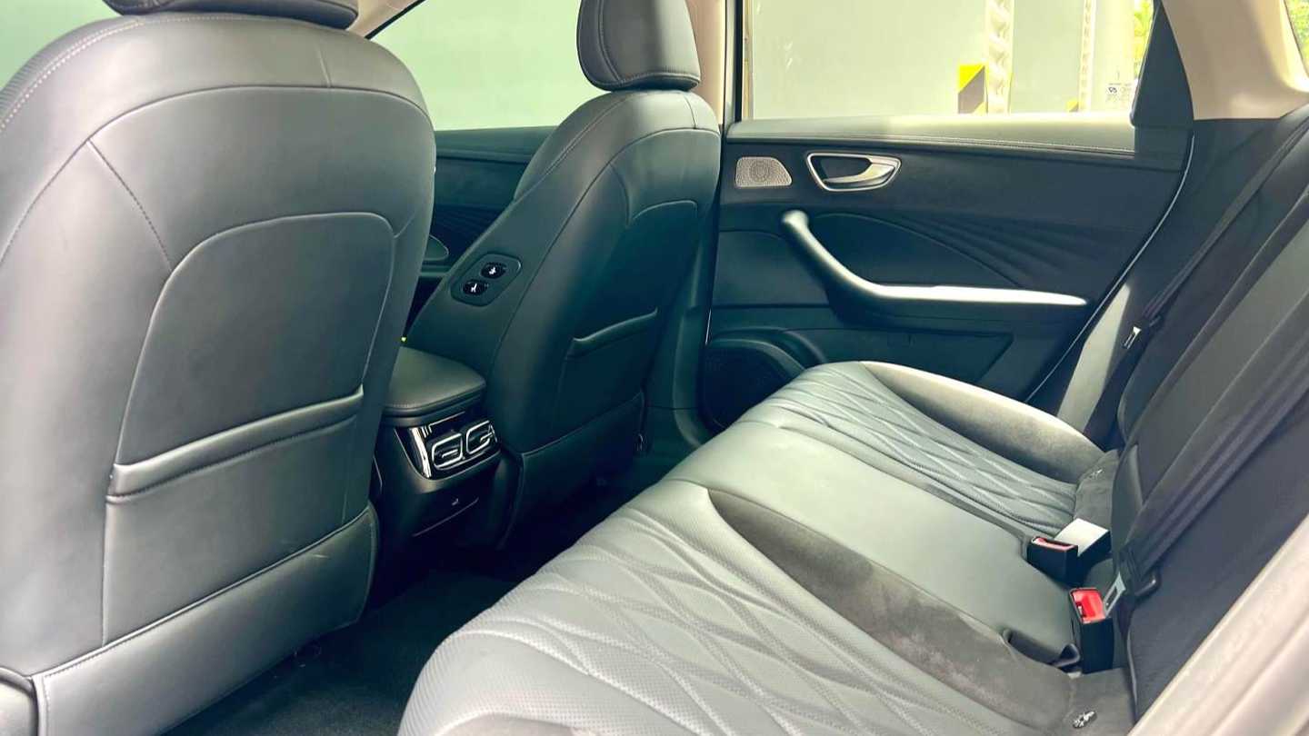 ROEWE D7 2023 DMH 125km Flagship Edition