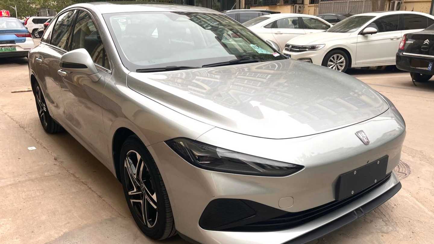 ROEWE D7 2023 DMH 125km Flagship Edition
