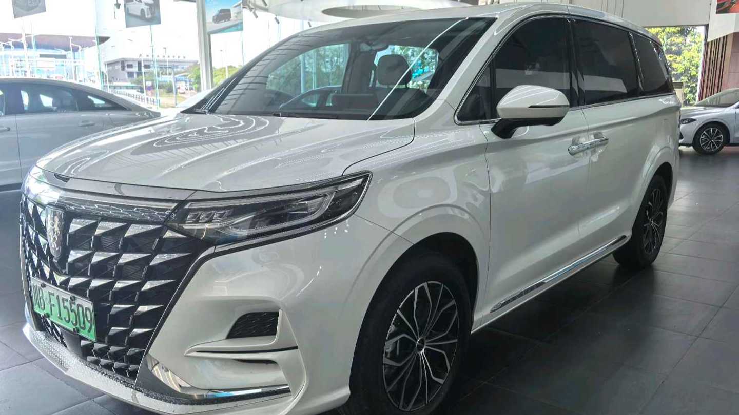 ROEWE iMAX8 2025 1.5T DMH Land Premium Edition