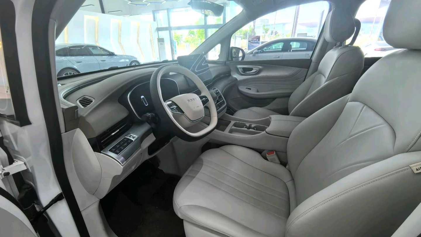 ROEWE iMAX8 2025 1.5T DMH Land Premium Edition