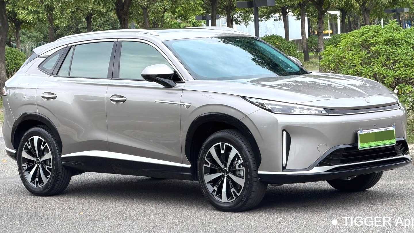 ROEWE D5X DMH 2024 135 Flagship Edition