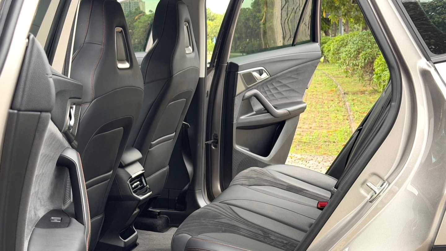 ROEWE D5X DMH 2024 135 Flagship Edition