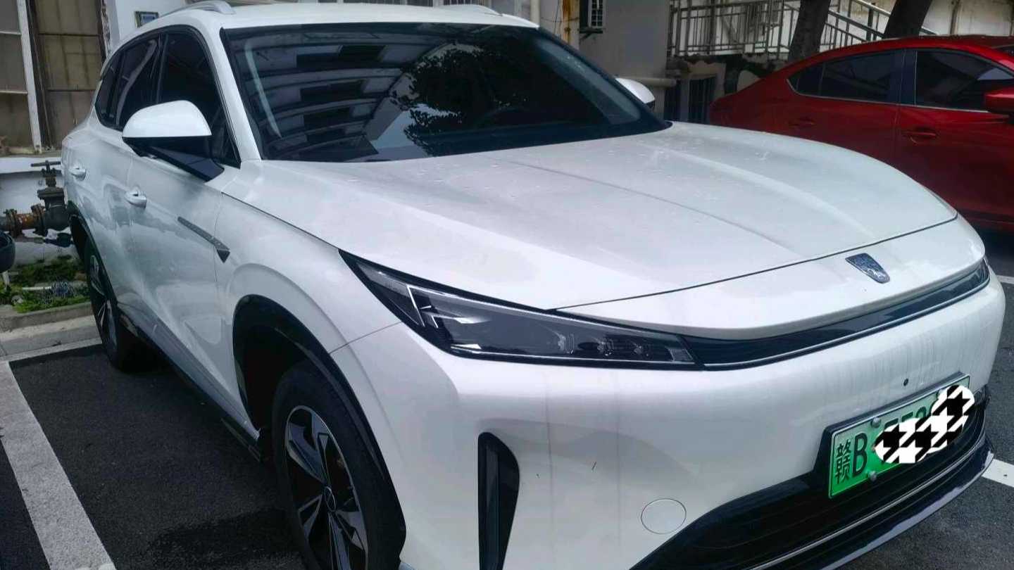 ROEWE D5X DMH 2024 135 Luxury Edition