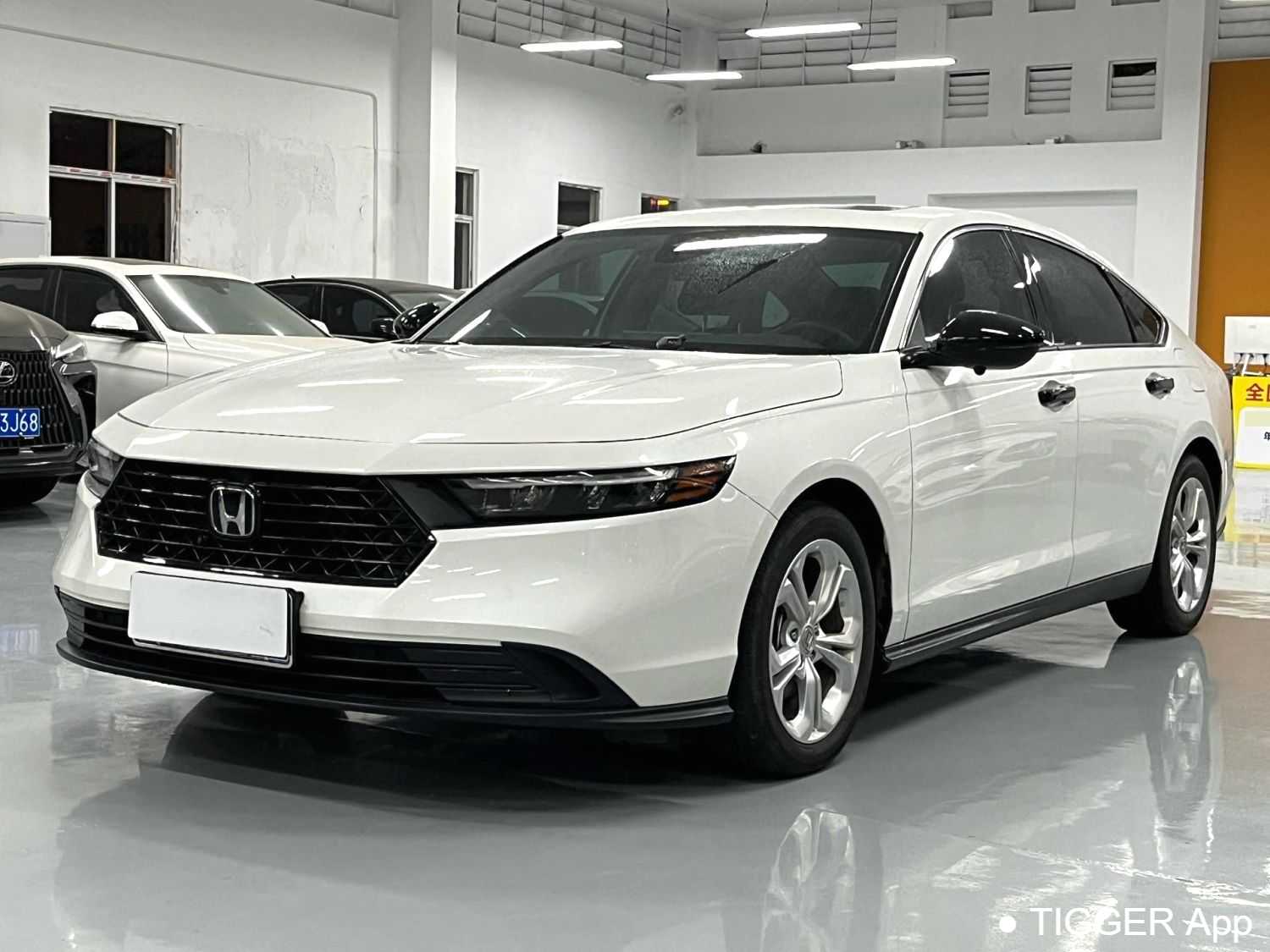مستعمل HONDA ACCORD 2023 260TURBO Deluxe Edition