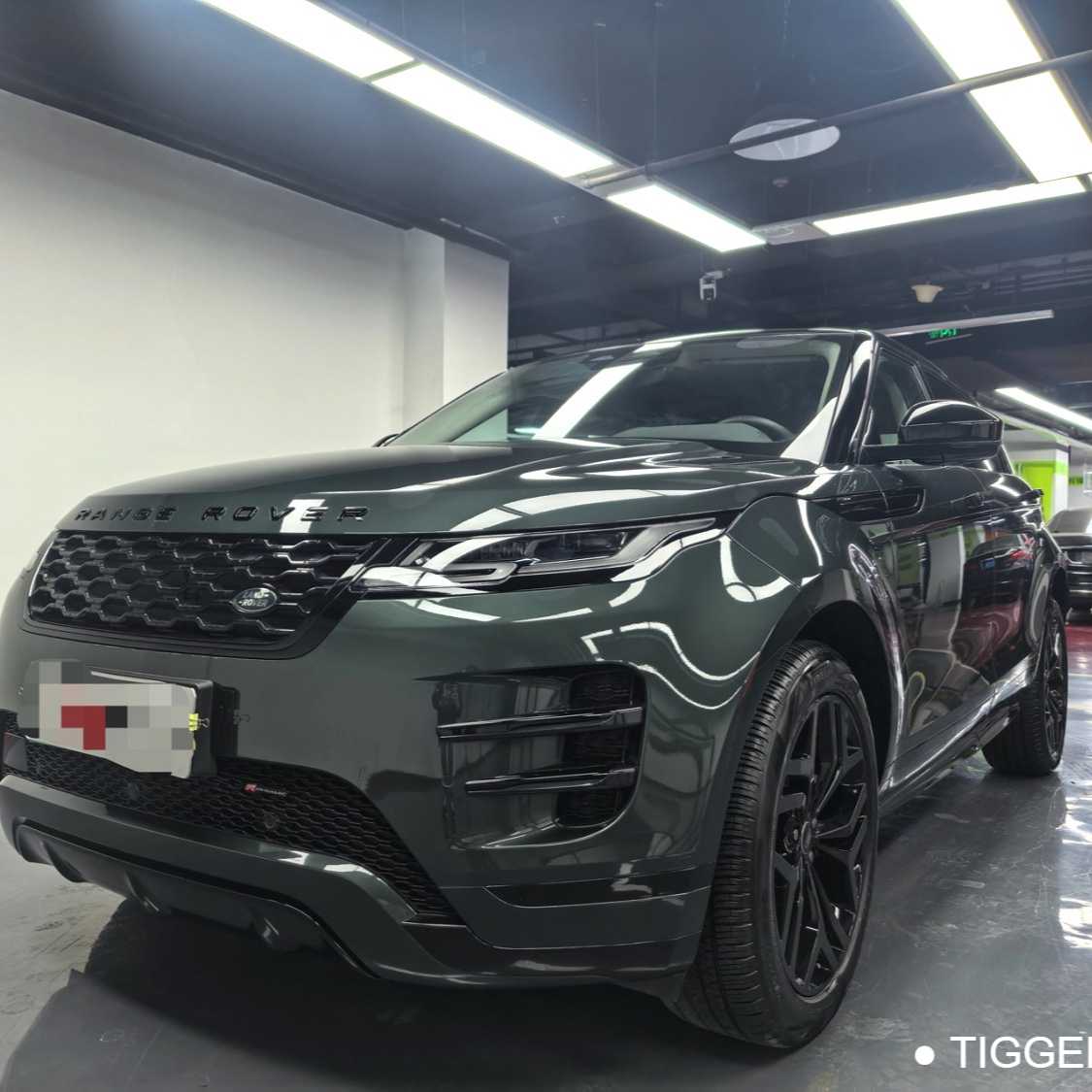 Land Rover Evoque PHEV 2023 Aurora L P300e Plug in Electric Hybrid Edition سيارة مستعملة