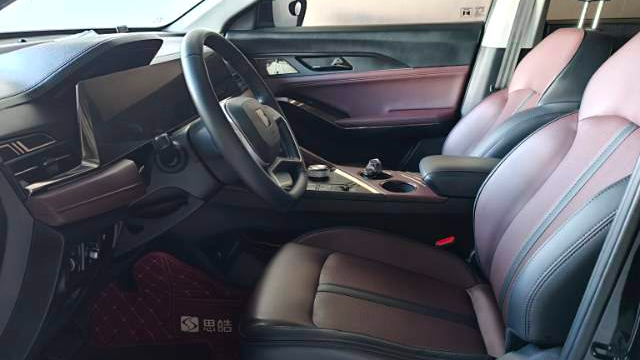 SOL X8 PLUS 2022 1.5TGDI DCT Intelligent Travel Edition 7-seater