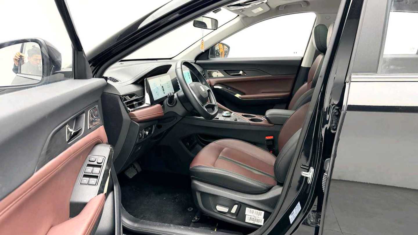 SOL X8 PLUS 2022 1.5TGDI DCT Smart Home Edition 7-seater