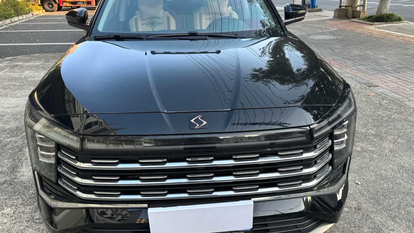 SOL X8 PLUS 2023 1.5TGDI DCT Premium Edition 7-seater