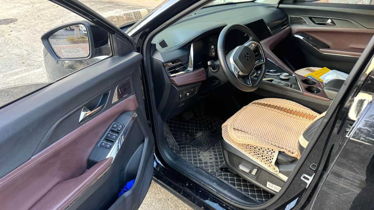 SOL X8 PLUS 2023 1.5TGDI DCT Premium Edition 7-seater