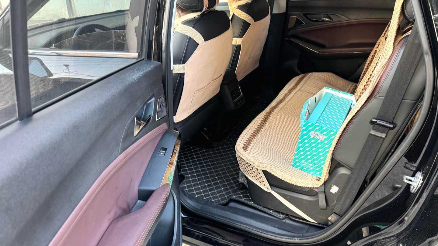 SOL X8 PLUS 2023 1.5TGDI DCT Premium Edition 7-seater