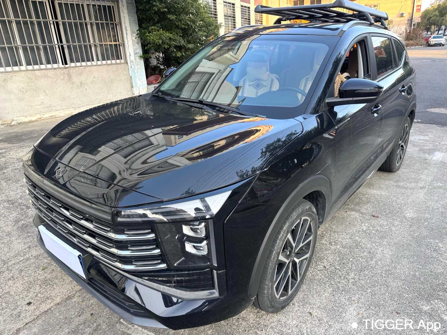 مستعمل SOL X8 PLUS 2023 1.5TGDI DCT Premium Edition 7-seater