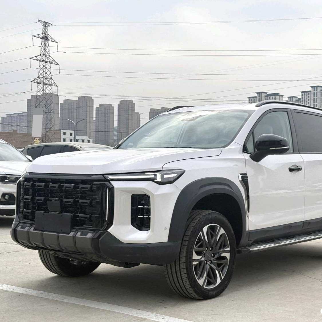 MAXUS LAND‌ 2023 2.0T gasoline luxury version 7-seater سيارة مستعملة