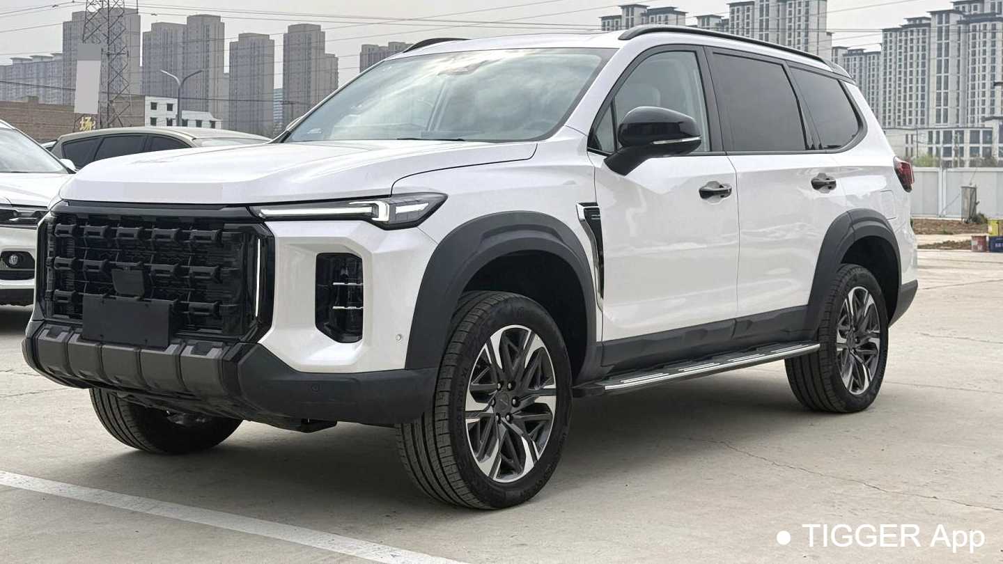 MAXUS LAND‌ 2023 2.0T gasoline luxury version 7-seater