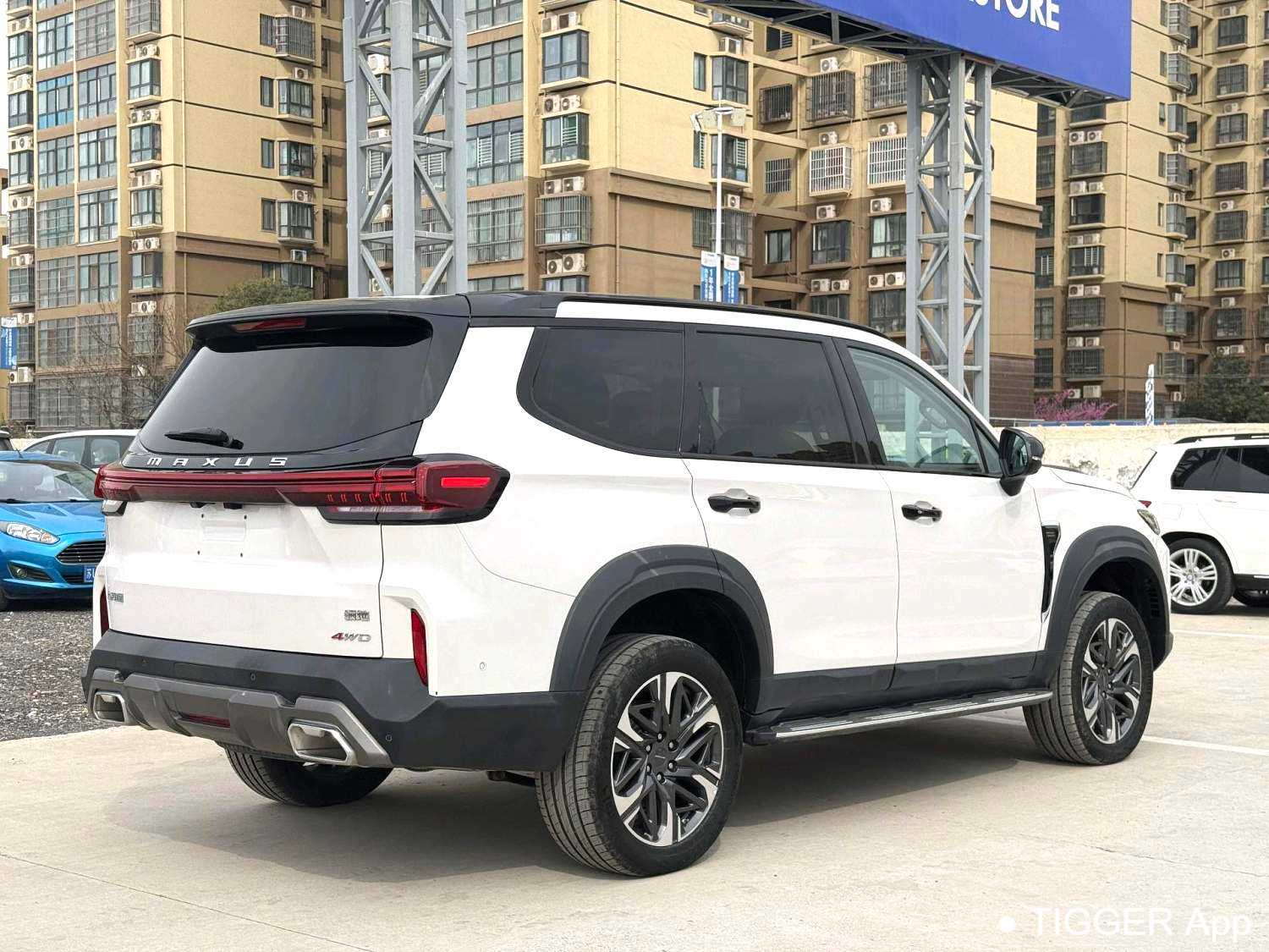 مستعمل MAXUS LAND‌ 2023 2.0T gasoline luxury version 7-seater