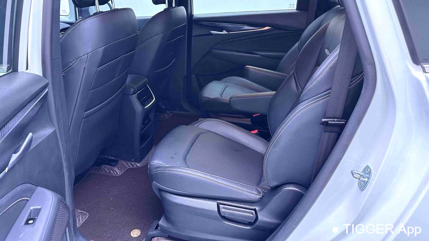 MAXUS G50 2022 1.5T automatic swimming B