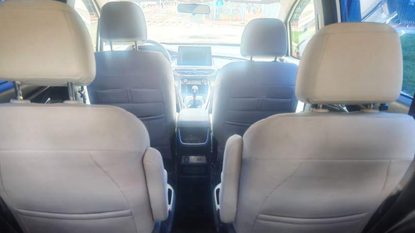 MAXUS G50 2023 1.5T manual swimming A