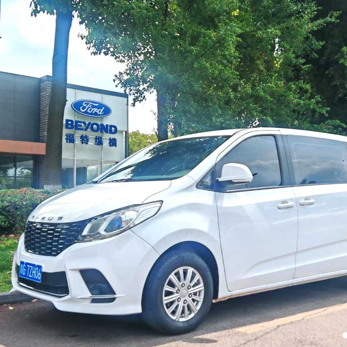 MAXUS G10 2023 Upgraded 2.0L manual multifunctional gasoline 7-seater سيارة مستعملة