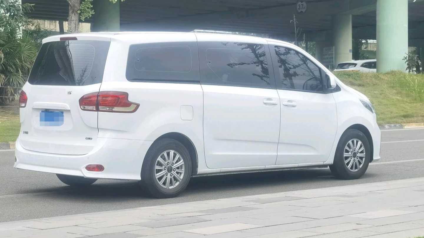 MAXUS G10 2025 2.0L manual intermediate travel version CNG 9-seater