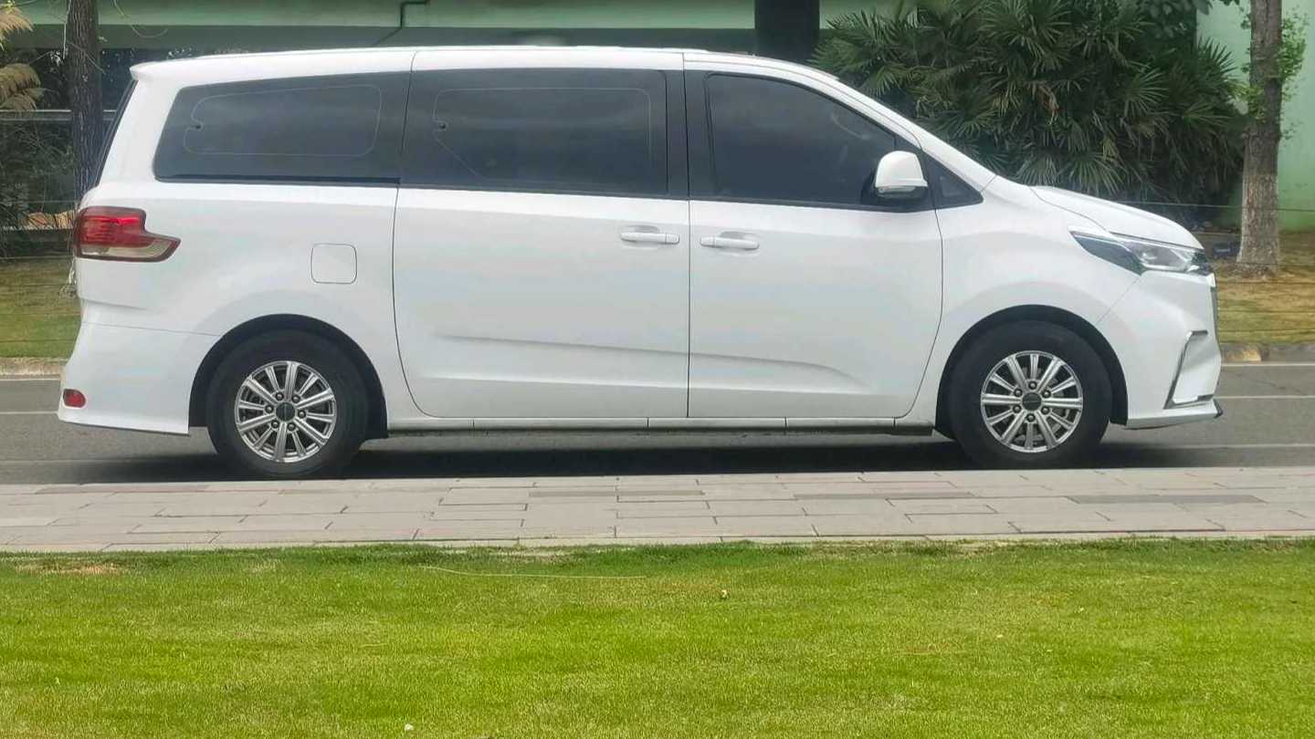 MAXUS G10 2025 2.0L manual intermediate travel version CNG 9-seater