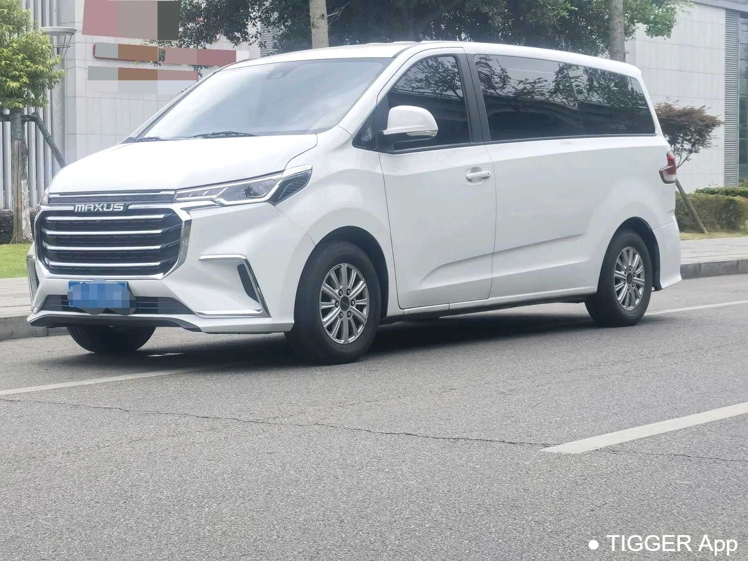 Подержанный MAXUS G10 2025 2.0L manual intermediate travel version CNG 9-seater