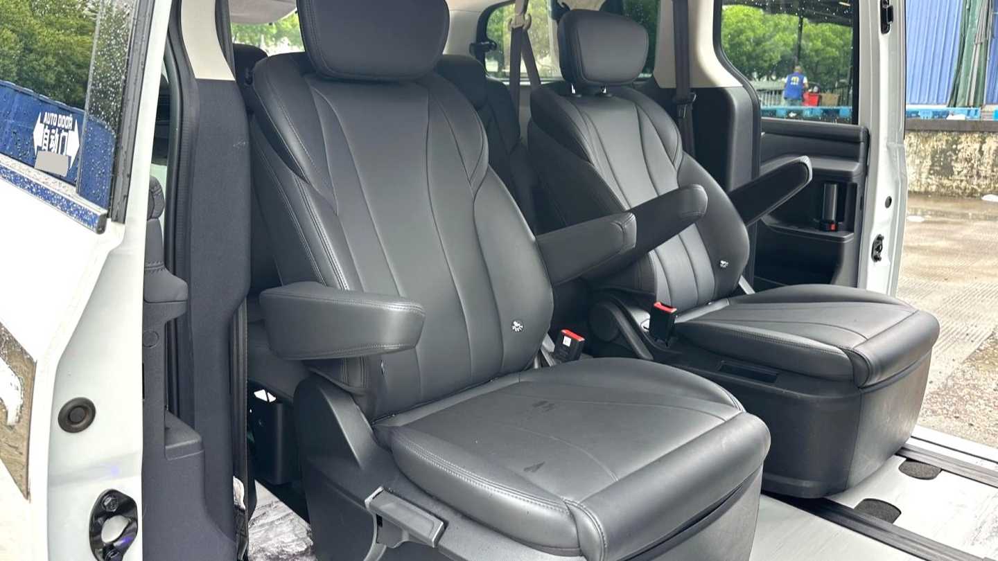 MAXUS G10 2025 MAX 2.0T Automatic Luxury Edition Diesel 7-seater