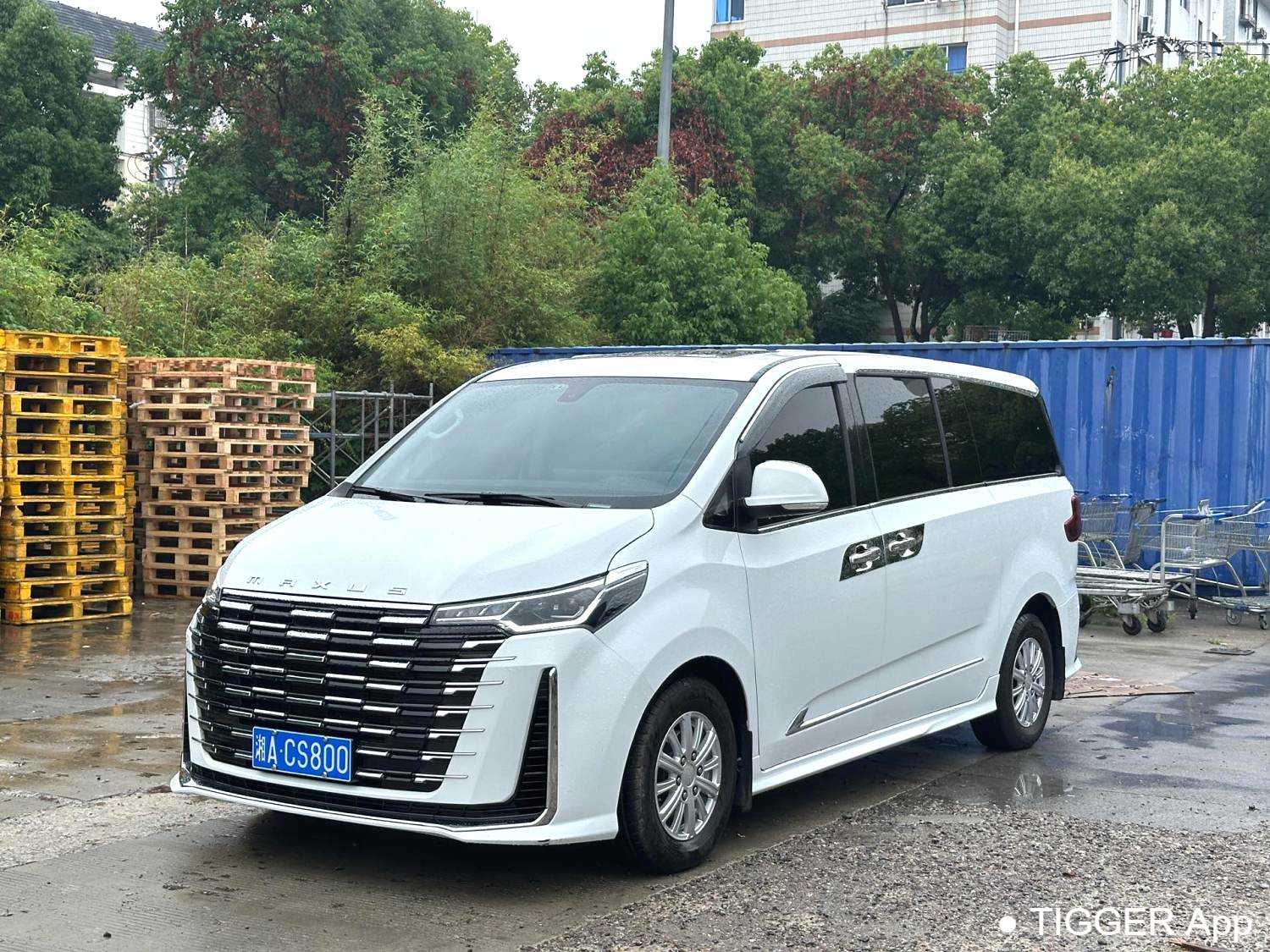 Подержанный MAXUS G10 2025 MAX 2.0T Automatic Luxury Edition Diesel 7-seater