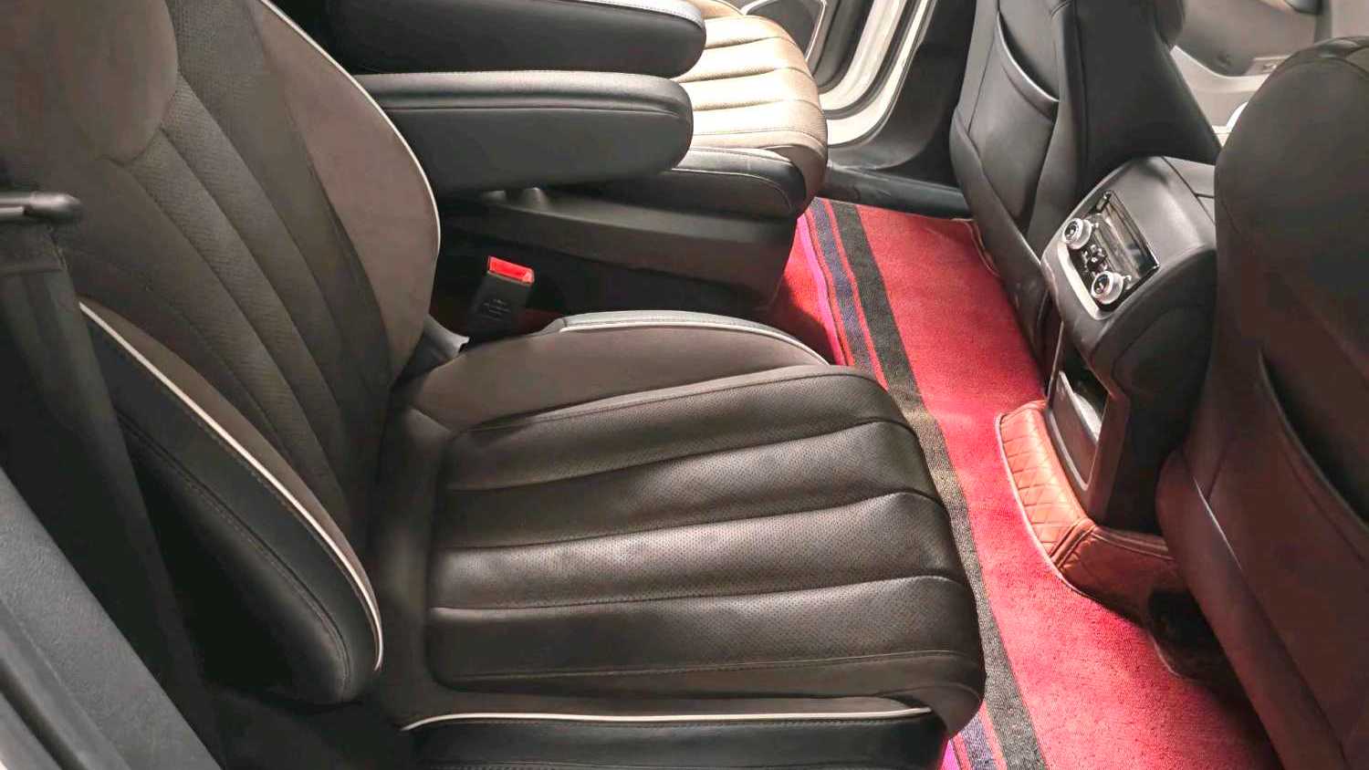 Ford ‌Equator 2023 EcoBoost 225 Luxury Collar PLUS 7-seater (2/2/3)