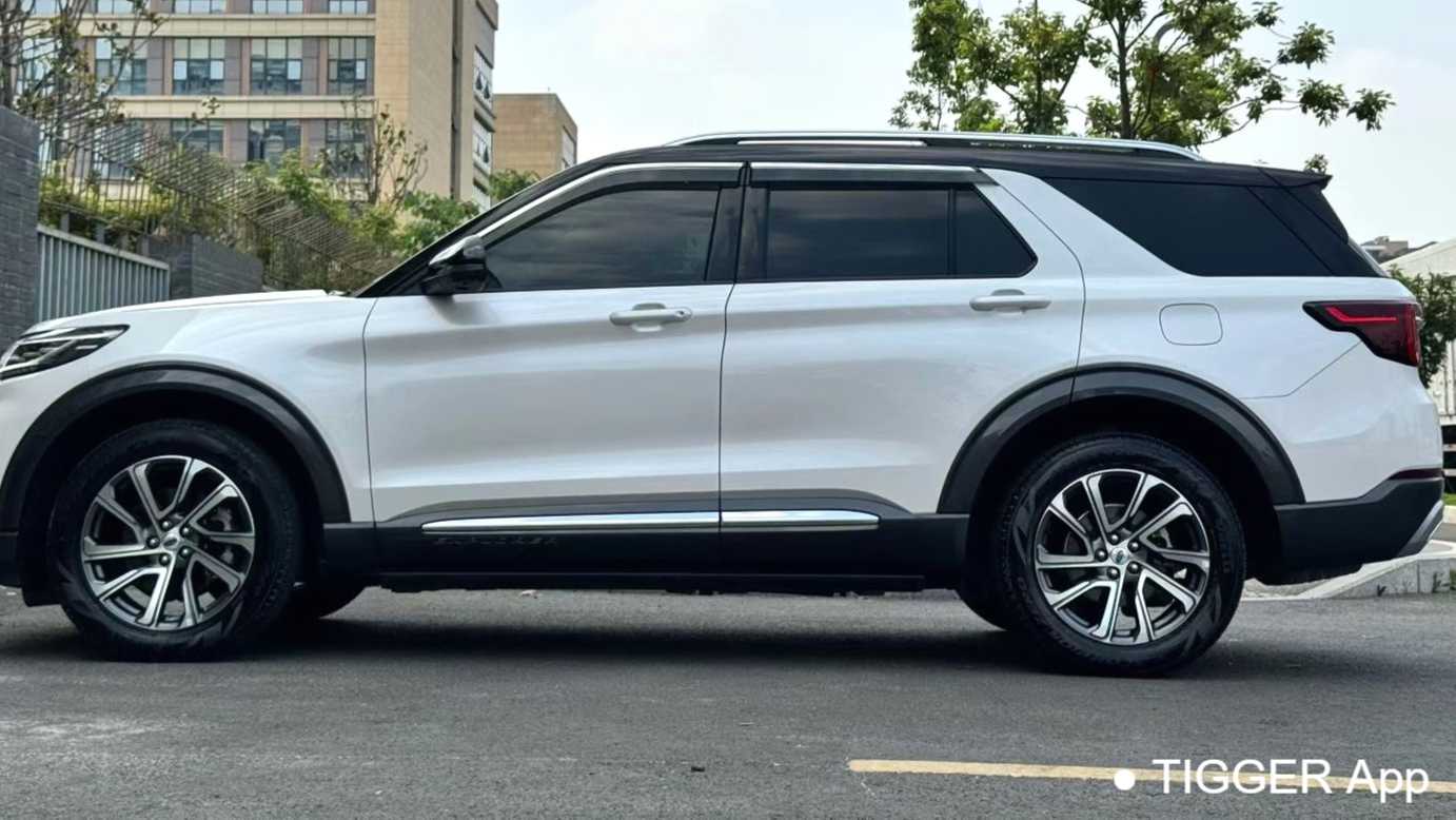 Ford ‌Explorer 2023 EcoBoost 285 4WD Fashion Plus Edition 7-seater