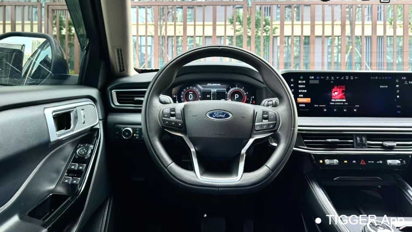 Ford ‌Explorer 2023 EcoBoost 285 4WD Fashion Plus Edition 7-seater
