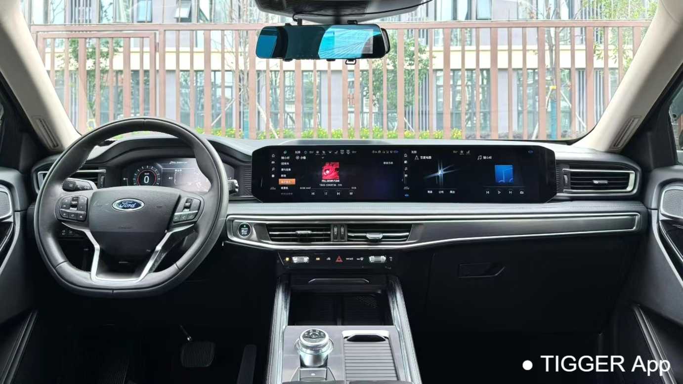 Ford ‌Explorer 2023 EcoBoost 285 4WD Fashion Plus Edition 7-seater