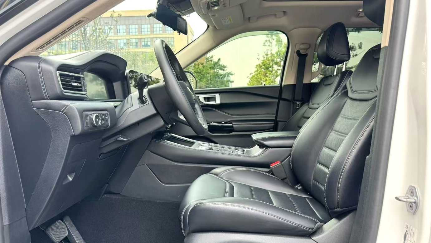 Ford ‌Explorer 2023 EcoBoost 285 4WD Fashion Plus Edition 7-seater