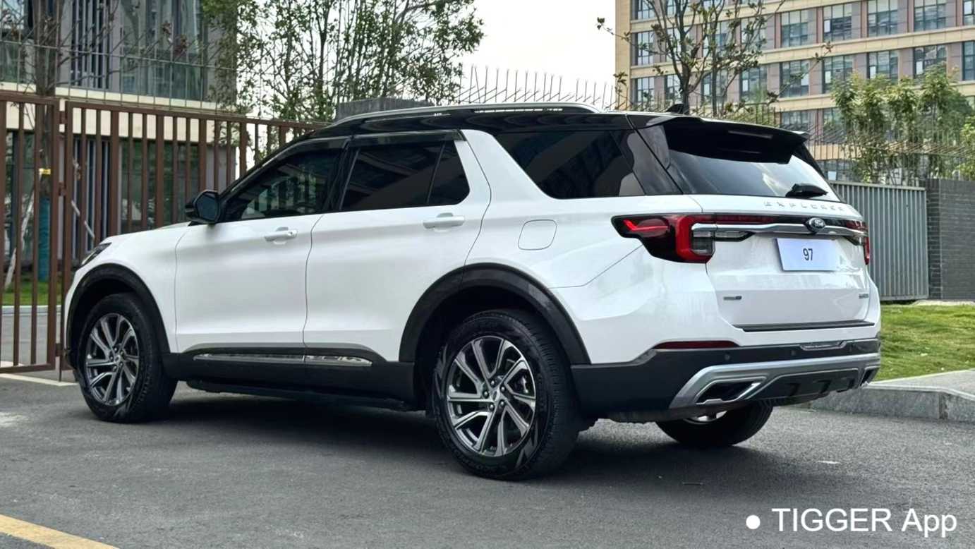 Ford ‌Explorer 2023 EcoBoost 285 4WD Fashion Plus Edition 7-seater