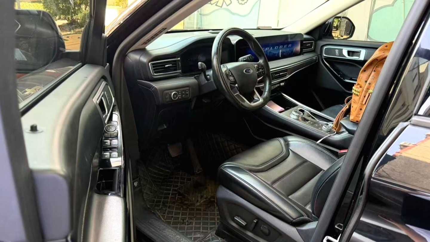 Ford Explorer 2023 EcoBoost 285 4WD Red Gold Edition 6-seater