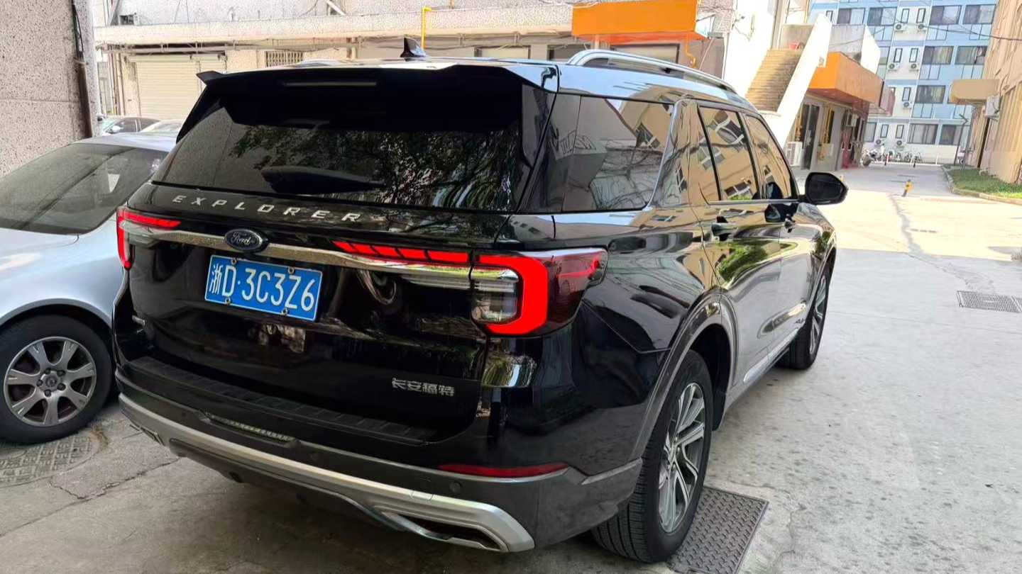 Ford Explorer 2023 EcoBoost 285 4WD Red Gold Edition 6-seater