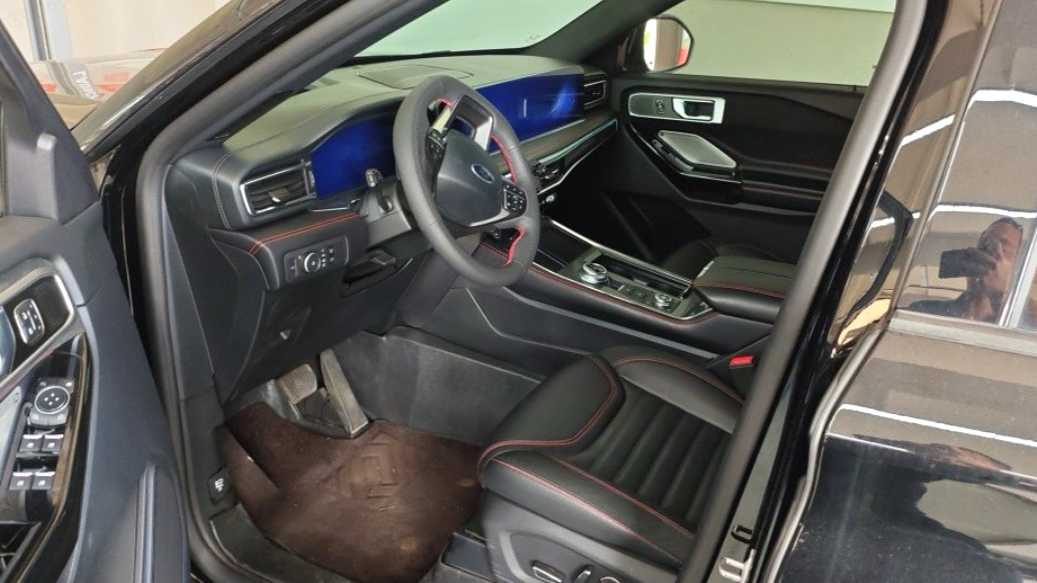 Ford Explorer 2023 EcoBoost 285 four-wheel drive ST-LINE 7-seater