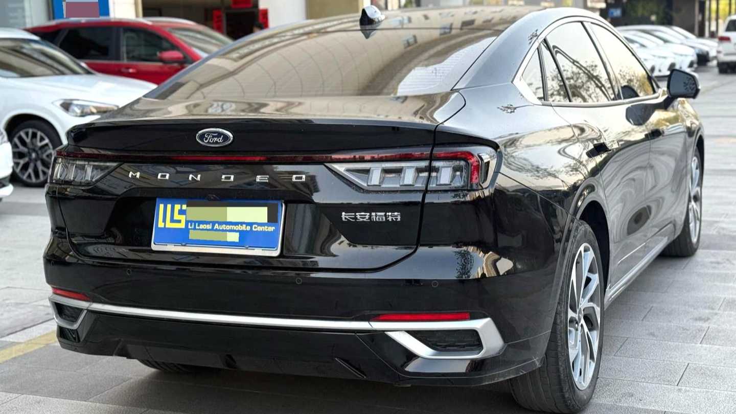 Ford Mondeo 2023 EcoBoost 245 Ultimate Model