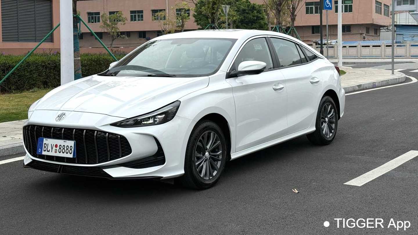 MG MG5 2025 180DVVT Global Luxury Edition