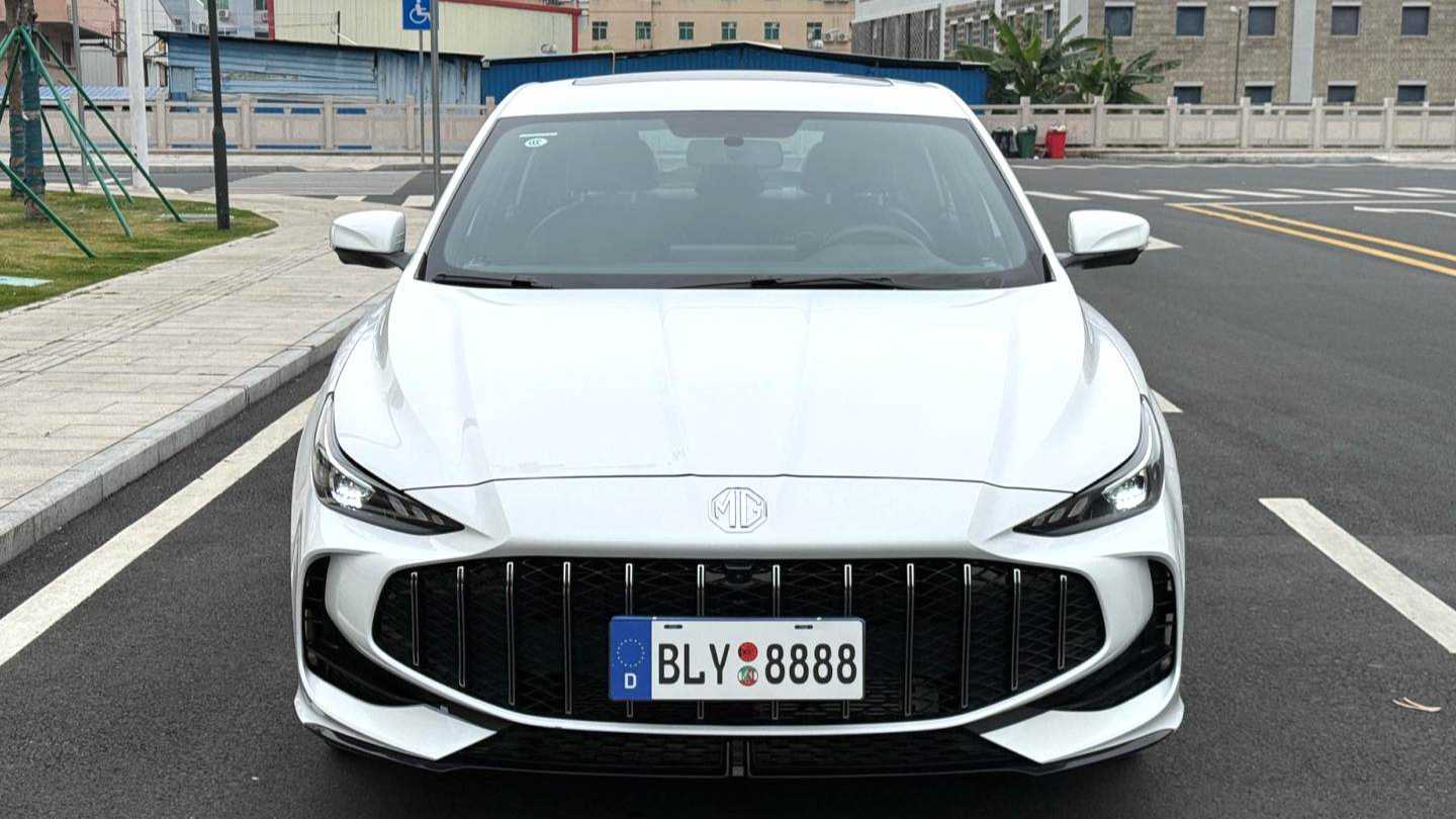 MG MG5 2025 180DVVT Global Luxury Edition