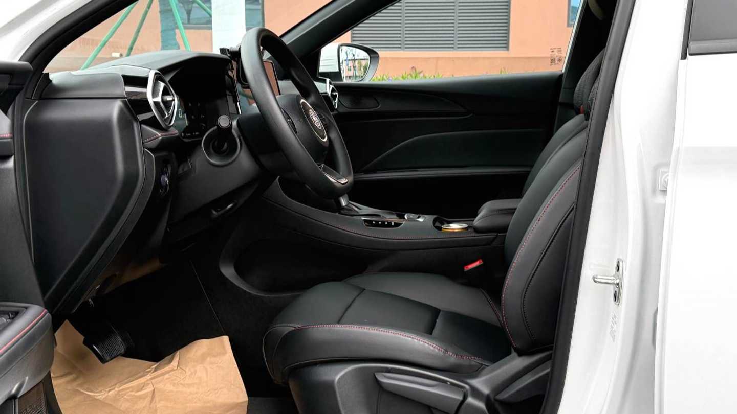 MG MG5 2025 180DVVT Global Luxury Edition