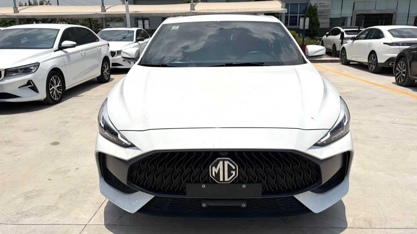 MG MG5 2023 180DVVT CVT Luxury Edition