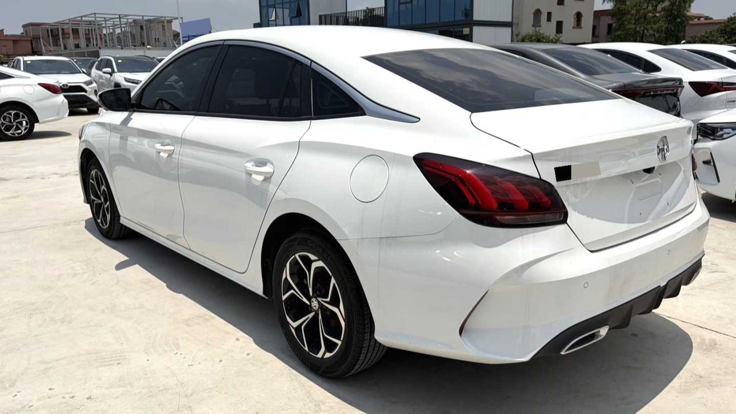 MG MG5 2023 180DVVT CVT Luxury Edition