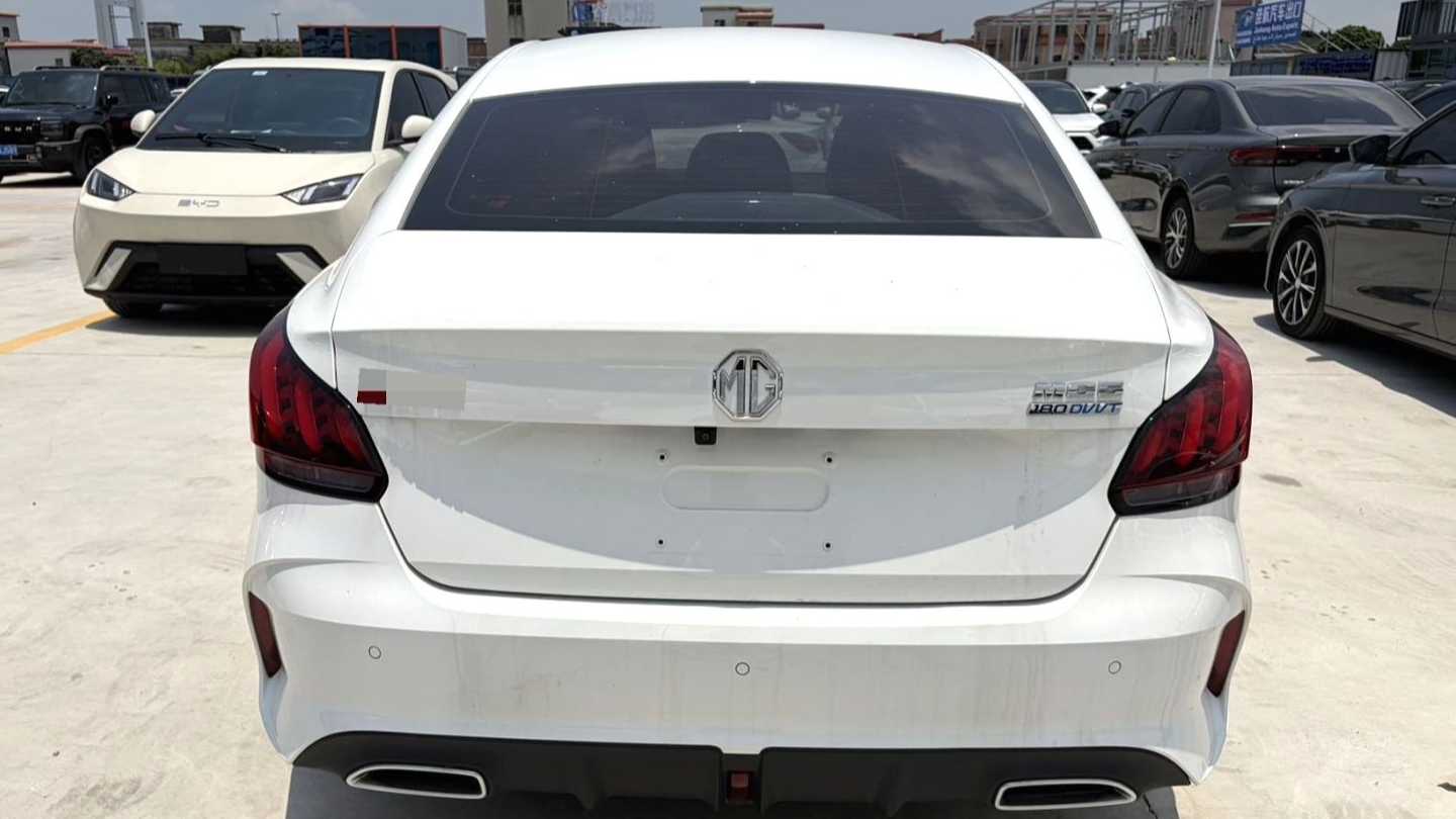 MG MG5 2023 180DVVT CVT Luxury Edition