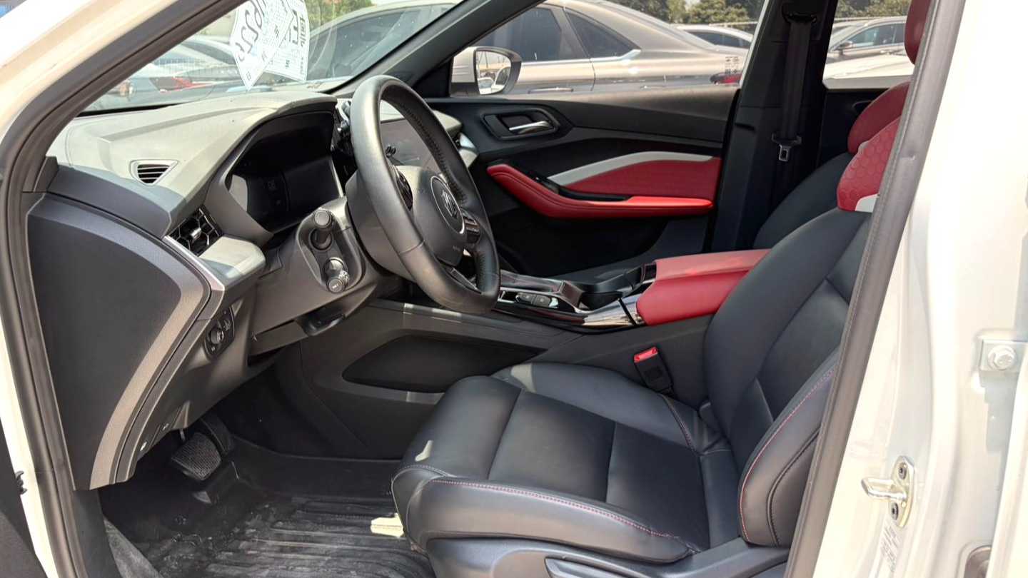 MG MG5 2023 180DVVT CVT Luxury Edition