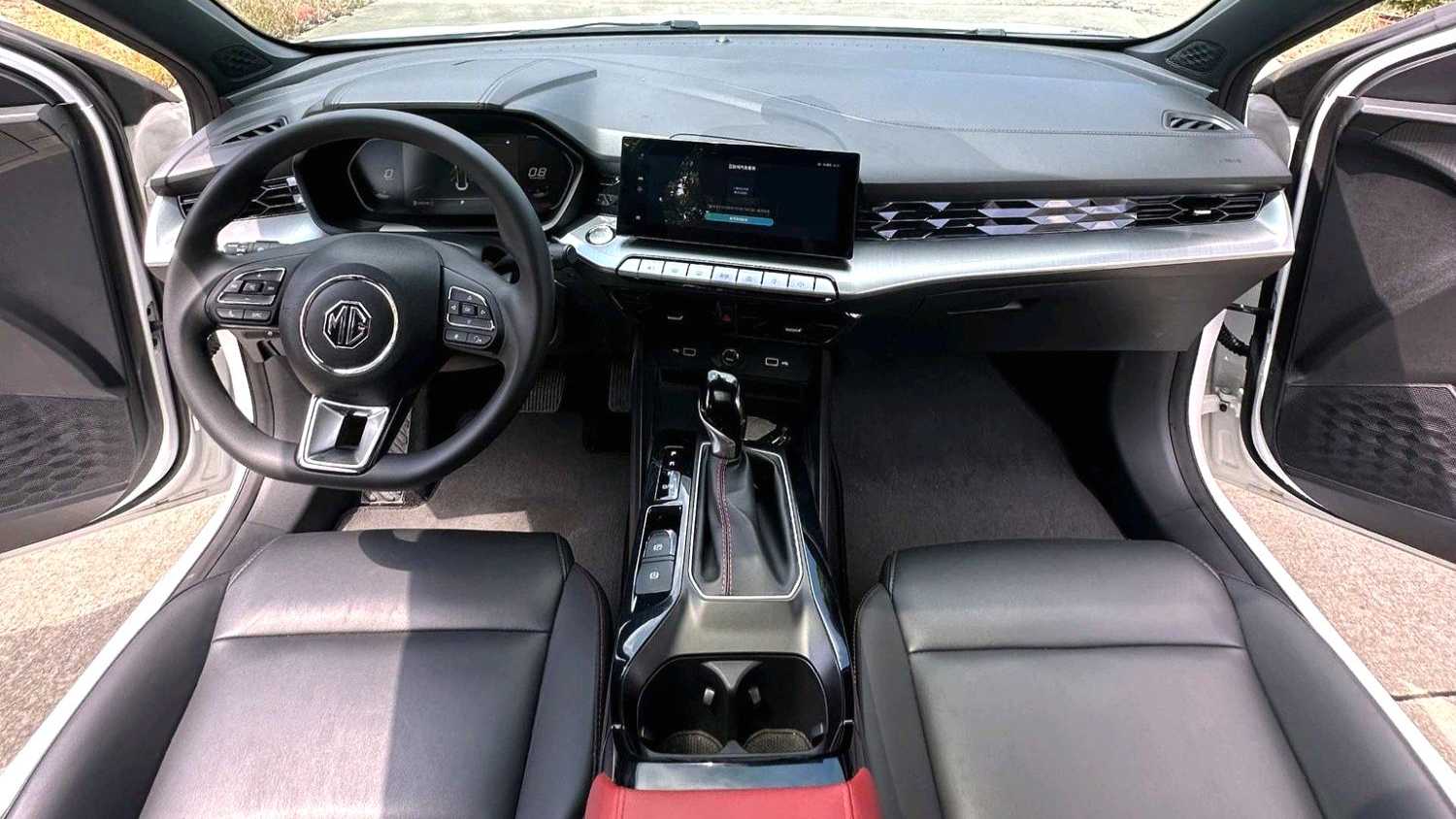 MG MG5 2021 Upgraded 180DVVT CVT Youth Luxury Edition