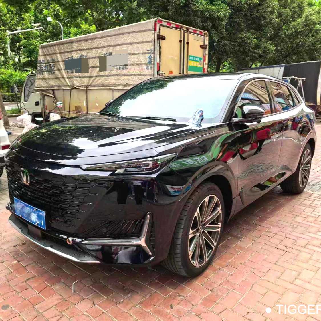 Changan UNI-K 2023 2.0T two wheel drive Yueling model سيارة مستعملة