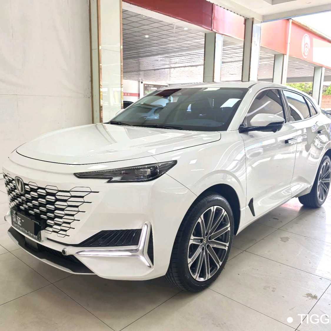 Changan UNI-K 2024 2.0T two wheel drive global version سيارة مستعملة