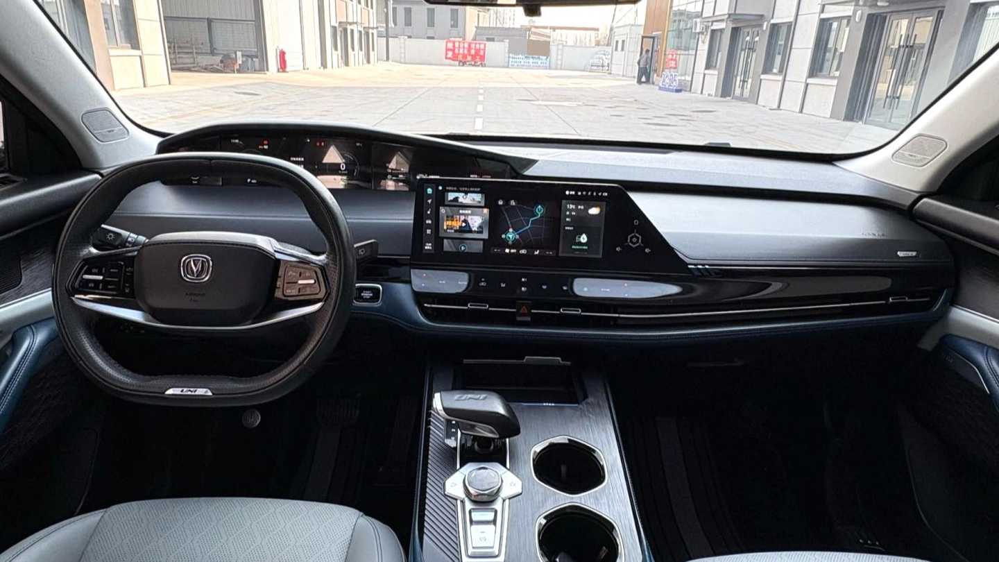 Changan UNI-K iDD‌ 2022 Intelligent iDD 130km 1.5T Excellence Model
