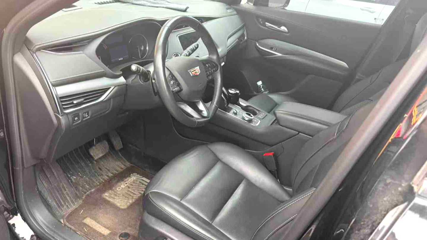 CADILLAC XT4 2022 28T two wheel drive luxury model